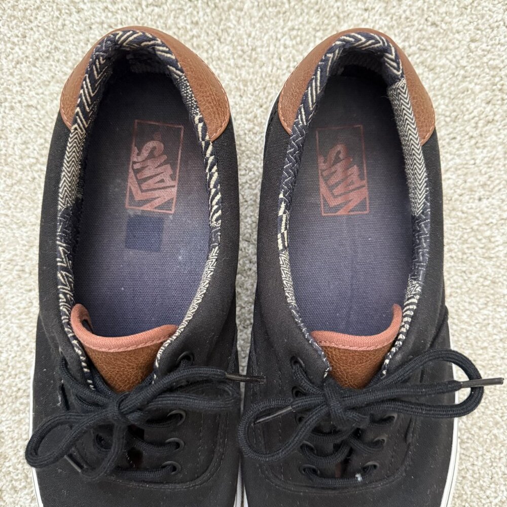 Vans - Picture 2 of 8